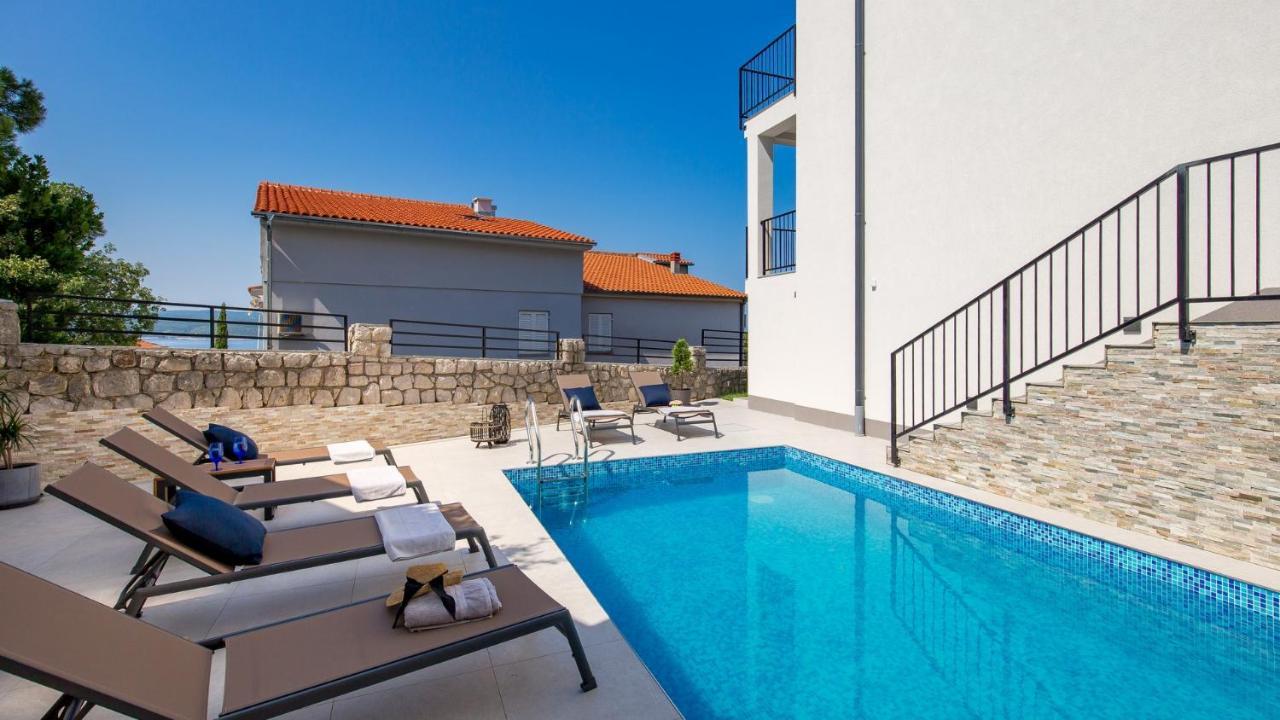 Apartments Villa Frankola With Swimming Pool Crikvenica Eksteriør billede
