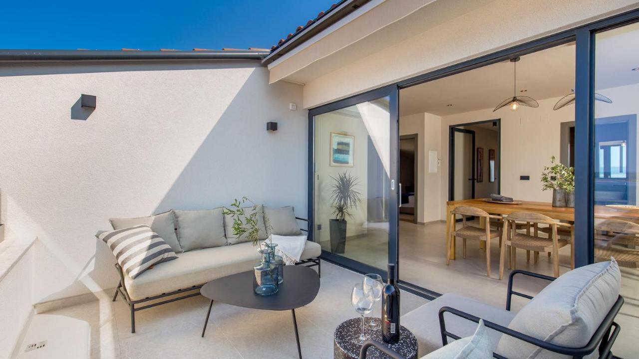 Apartments Villa Frankola With Swimming Pool Crikvenica Eksteriør billede