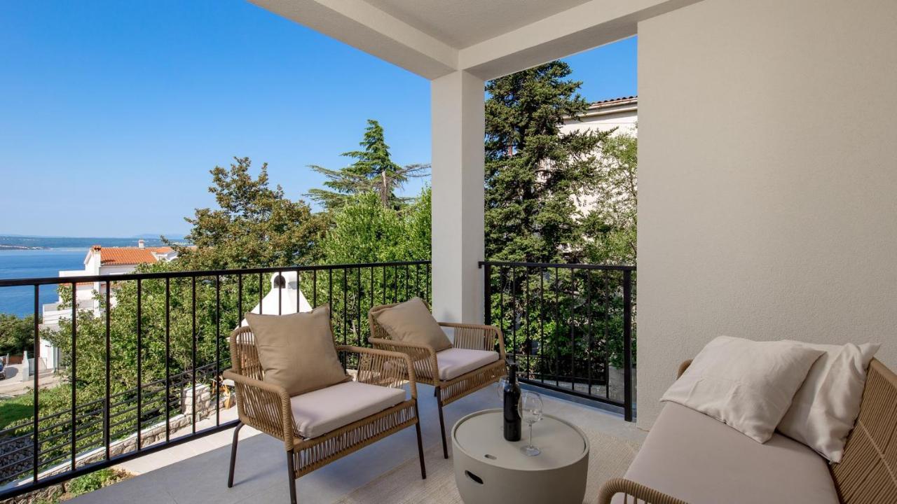 Apartments Villa Frankola With Swimming Pool Crikvenica Eksteriør billede