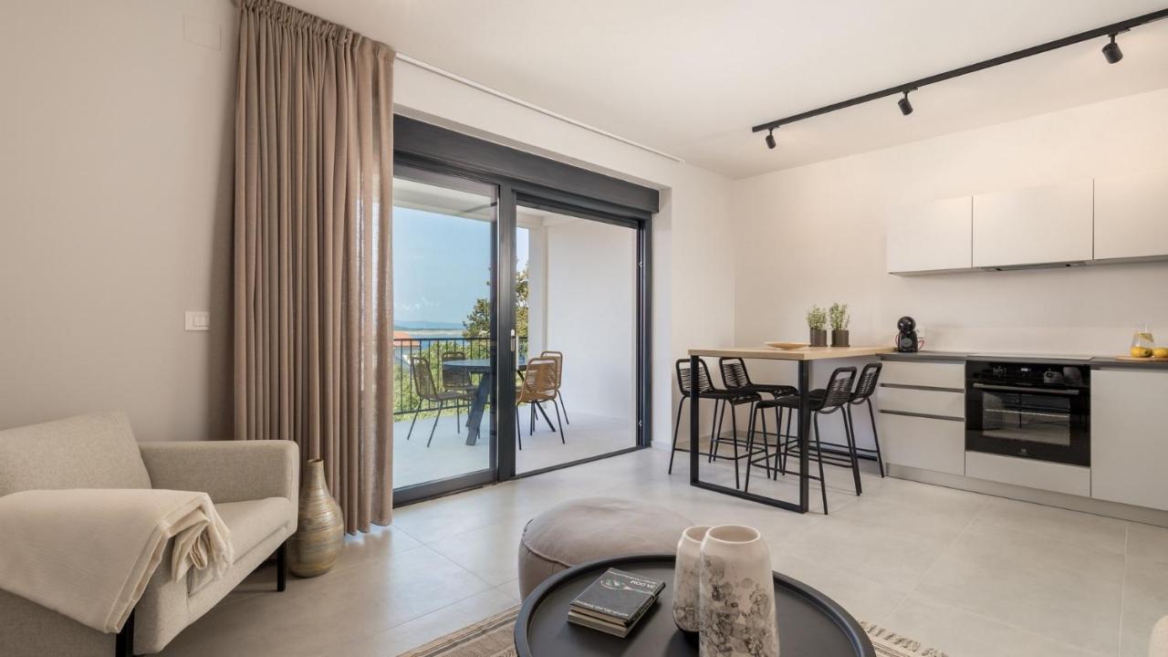 Apartments Villa Frankola With Swimming Pool Crikvenica Eksteriør billede