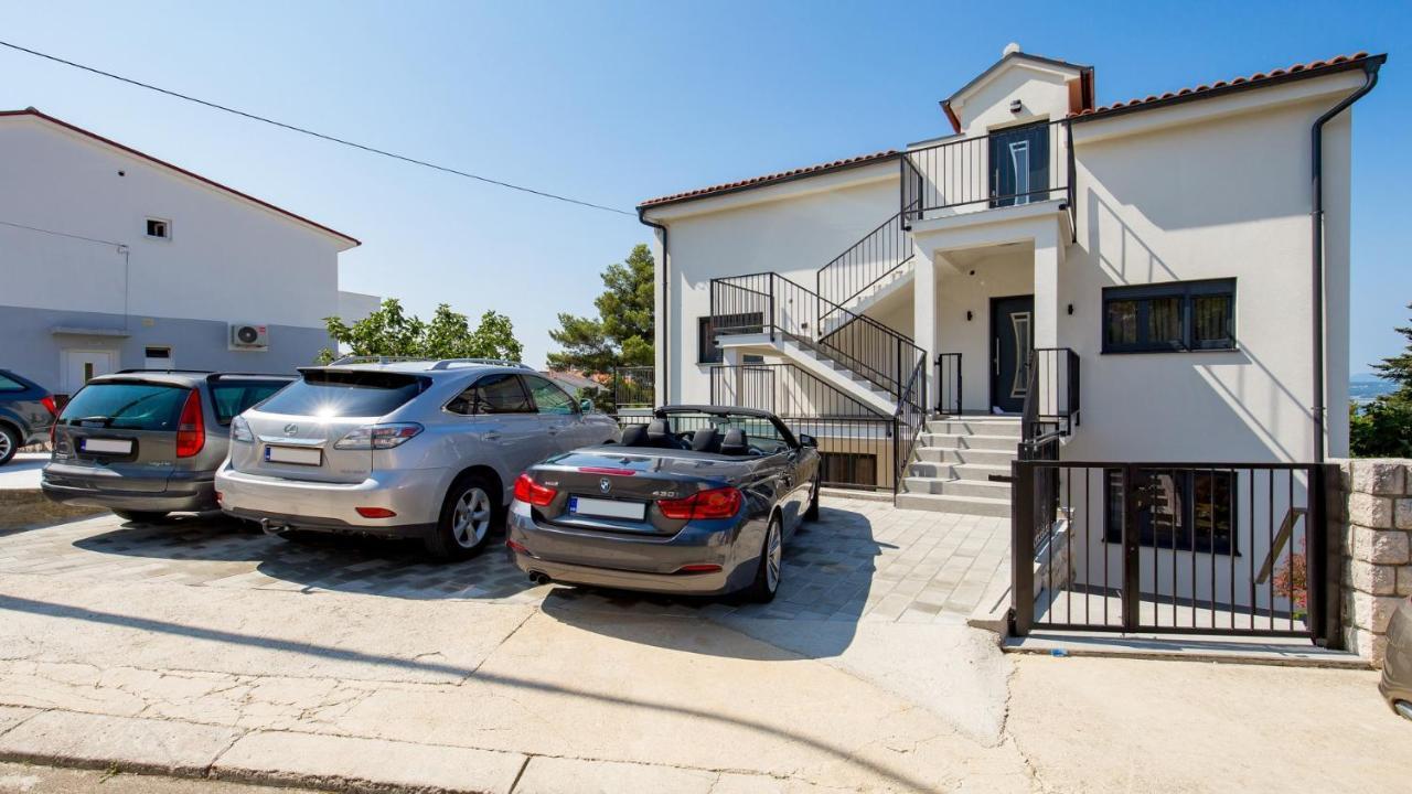 Apartments Villa Frankola With Swimming Pool Crikvenica Eksteriør billede