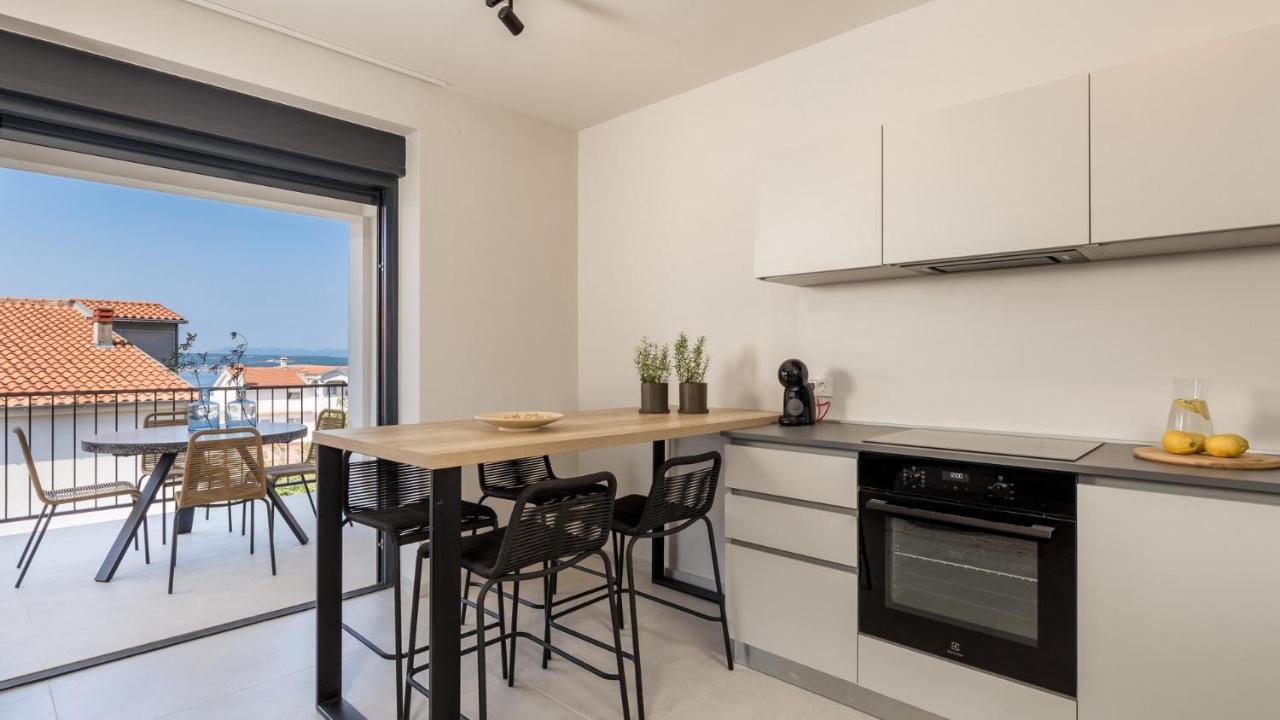 Apartments Villa Frankola With Swimming Pool Crikvenica Eksteriør billede