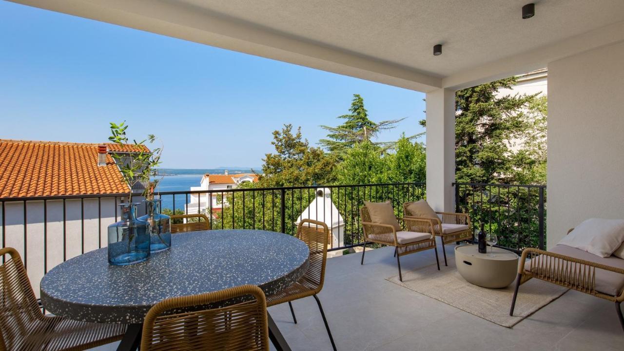 Apartments Villa Frankola With Swimming Pool Crikvenica Eksteriør billede