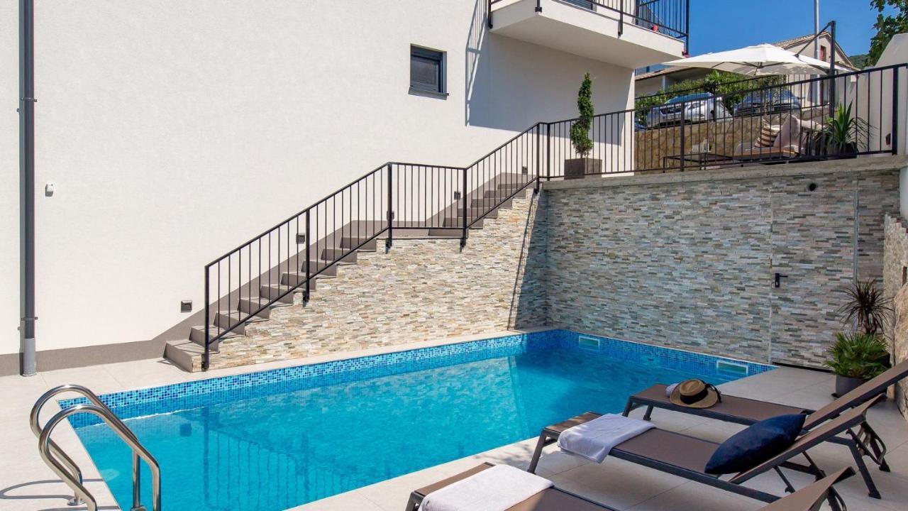 Apartments Villa Frankola With Swimming Pool Crikvenica Eksteriør billede