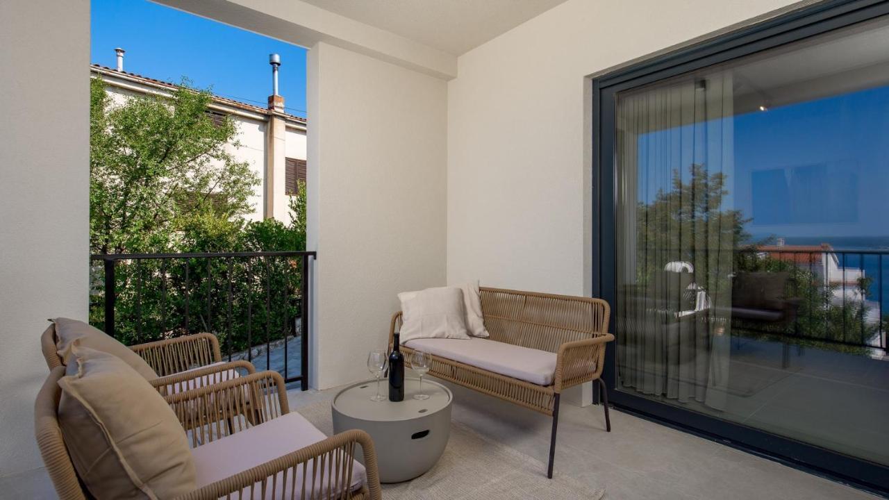 Apartments Villa Frankola With Swimming Pool Crikvenica Eksteriør billede