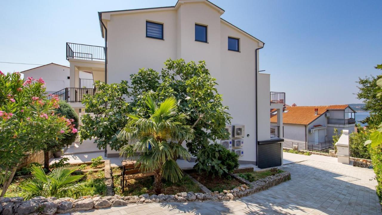 Apartments Villa Frankola With Swimming Pool Crikvenica Eksteriør billede