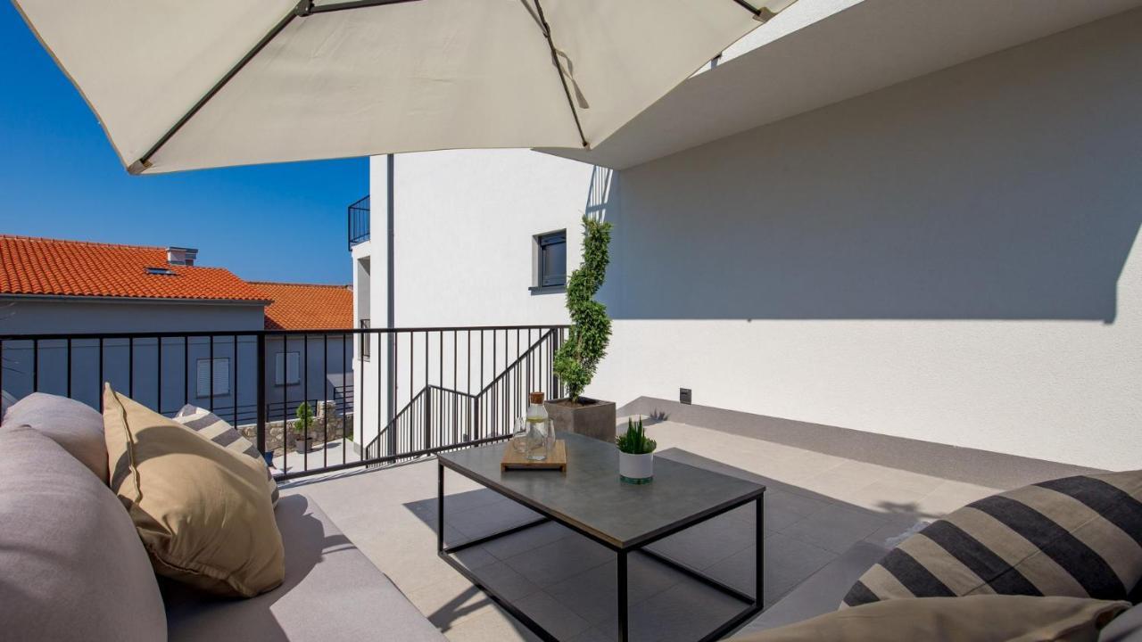 Apartments Villa Frankola With Swimming Pool Crikvenica Eksteriør billede