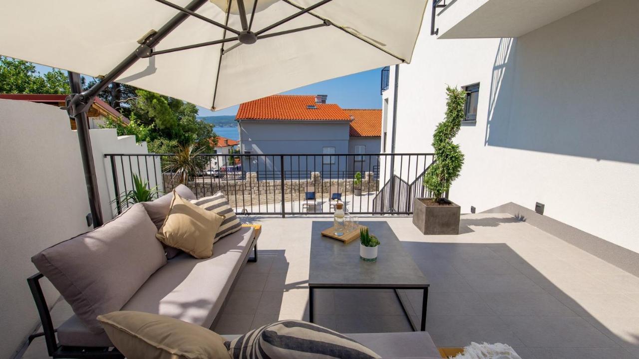 Apartments Villa Frankola With Swimming Pool Crikvenica Eksteriør billede